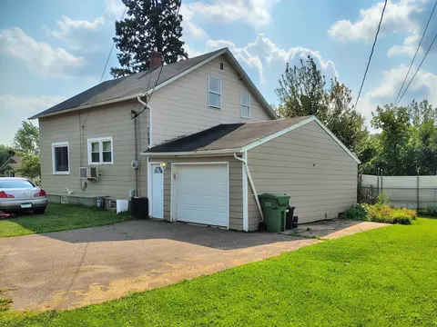 411 W 36th St, Hibbing, MN 55746