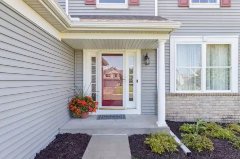 4115 Oakbrooke Curv, Eagan, MN 55122 photo 3