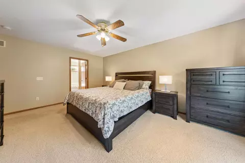 4115 Oakbrooke Curv, Eagan, MN 55122 photo 16