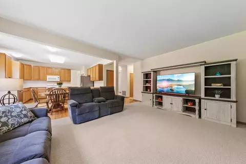 4115 Oakbrooke Curv, Eagan, MN 55122 photo 10