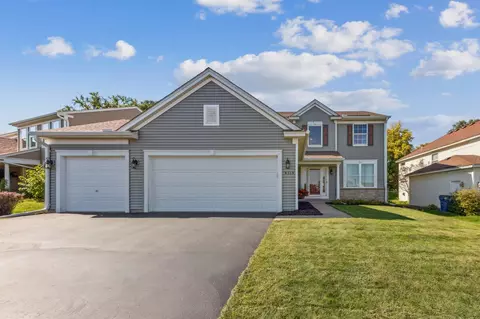 4115 Oakbrooke Curv, Eagan, MN 55122 photo 2