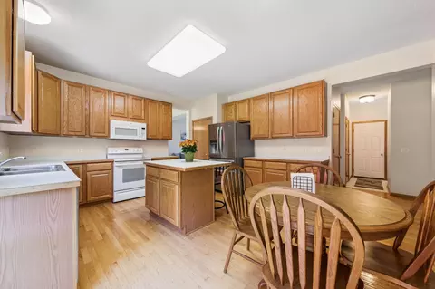 4115 Oakbrooke Curv, Eagan, MN 55122 photo 12