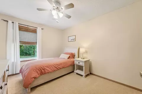 4115 Oakbrooke Curv, Eagan, MN 55122 photo 21