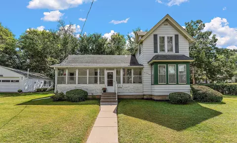 233 Sherburne St N, Stillwater, MN 55082