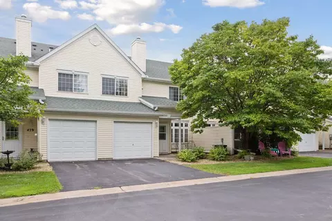 477 Aqua Cir, Lino Lakes, MN 55014