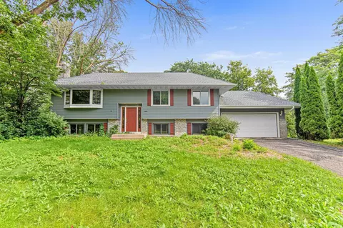 2400 E 125th St, Burnsville, MN 55337