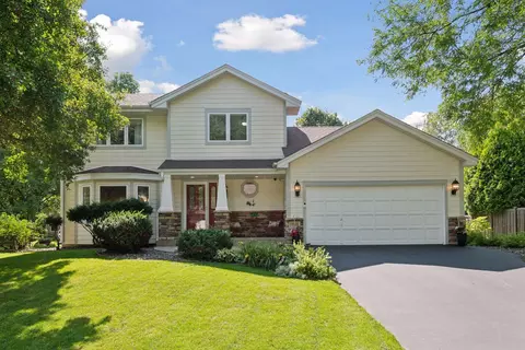 18949 Nature Ln, Eden Prairie, MN 55346