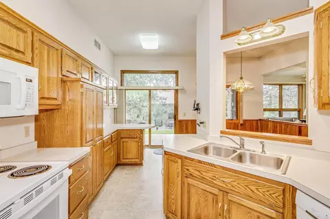 4168 Arbor Ln, Eagan, MN 55122 photo 9