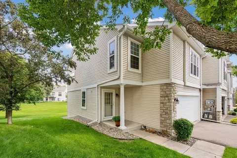 334 Campfire Curv, Chaska, MN 55318