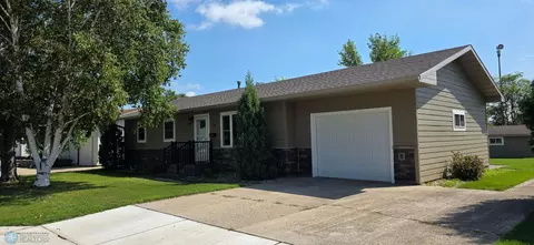120 Secarse Dr, Valley City, ND 58072