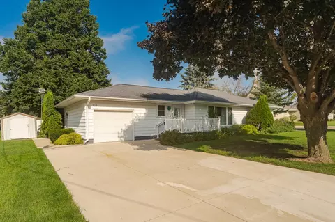 210 Memorial Dr SW, Blooming Prairie, MN 55917