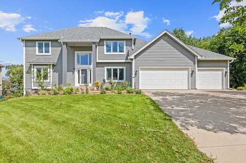 8310 W 109th St, Bloomington, MN 55438