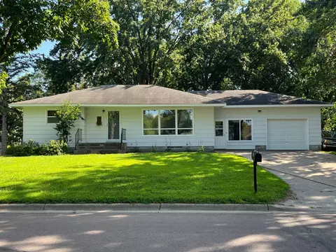 520 E 5th St, Litchfield, MN 55355