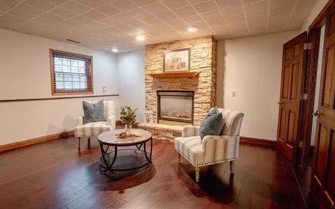 9058 Goldenrod Ln N, Maple Grove, MN 55369