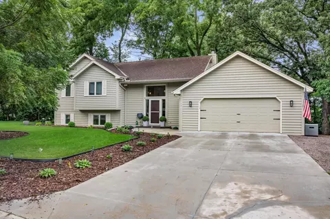 2583 Lost Lake Rd, Mound, MN 55364