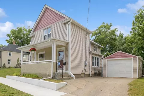 383 Clinton Ave, Saint Paul, MN 55107