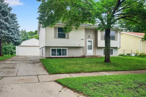 1943 42nd St NW, Rochester, MN 55901