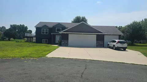 110 4th Pl SW, Geneva, MN 56035