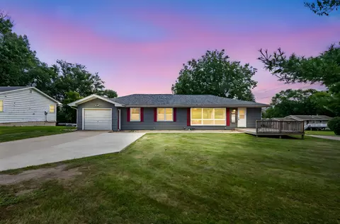 531 19th St, Windom, MN 56101