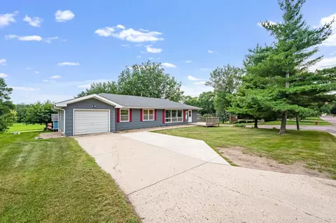 531 19th St, Windom, MN 56101 photo 3