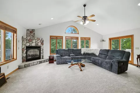 3910 Westbury Trl, Eagan, MN 55123