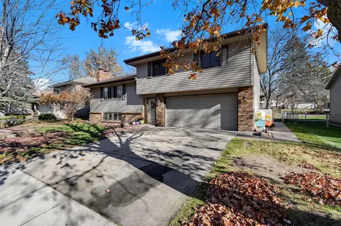 6640 Flag Ave N, Brooklyn Park, MN 55428