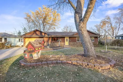 5230 Pennsylvania Ave N, New Hope, MN 55428