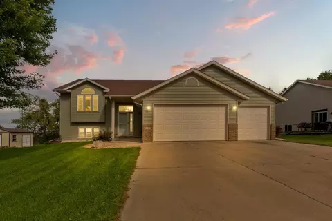 230 6th St SE, Medford, MN 55049