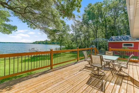 5785 S Linwood Dr NE, Wyoming, MN 55092