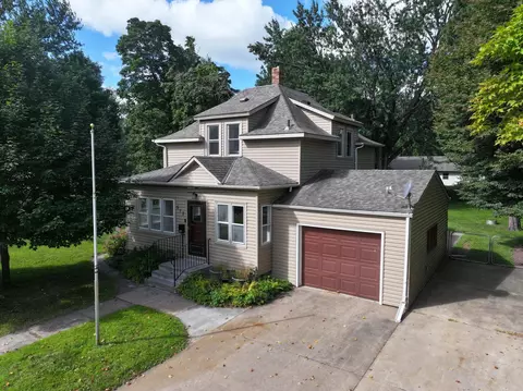 517 Old Main St N, Cambridge, MN 55008