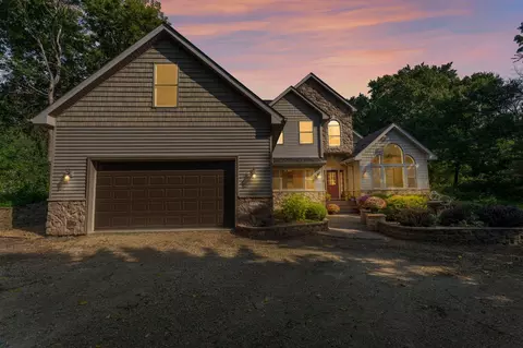 2317 Arlington Ave E, Maplewood, MN 55119