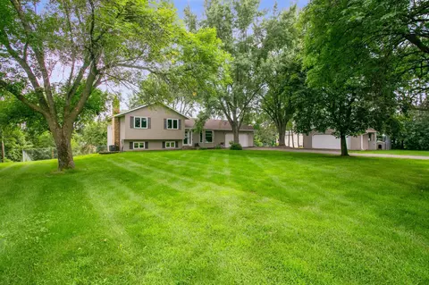13504 Riverview Dr NW, Elk River, MN 55330