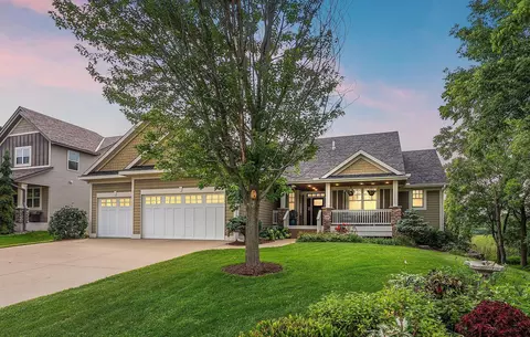 1224 Saint Johns Dr, Woodbury, MN 55129