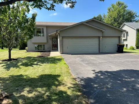 1547 Harvest Ln, Shakopee, MN 55379