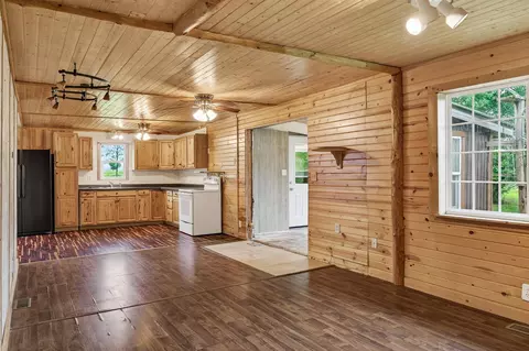 Living - 2385 260th Ave, Cushing, WI 54006 photo 4 of 6