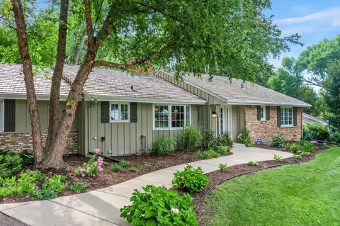 6705 Sally Ln, Edina, MN 55439
