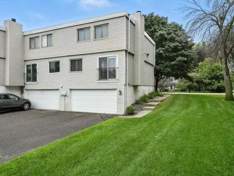 6269 W Broadway Ave, Brooklyn Park, MN 55428
