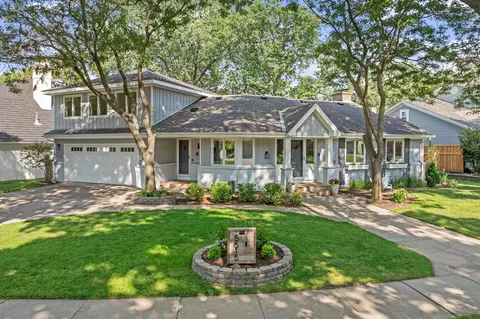 5615 Woodcrest Dr, Edina, MN 55424