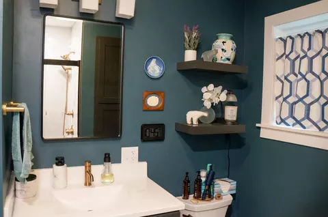Bath - 43 E Niagara St, Duluth, MN 55811 photo 1 of 5