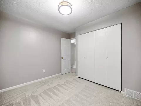 Bedroom - 517 Ladonna Ln, Faribault, MN 55021 photo 4 of 7