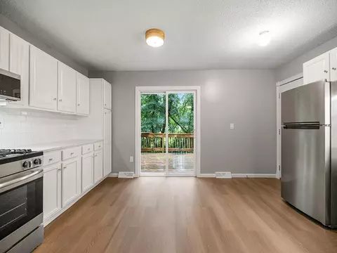 Kitchen - 517 Ladonna Ln, Faribault, MN 55021 photo 5 of 6