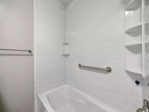 Bath - 517 Ladonna Ln, Faribault, MN 55021 photo 2 of 3