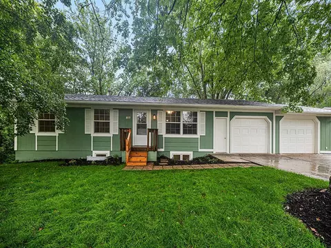 517 Ladonna Ln, Faribault, MN 55021