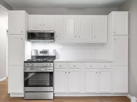 Kitchen - 517 Ladonna Ln, Faribault, MN 55021 photo 4 of 6