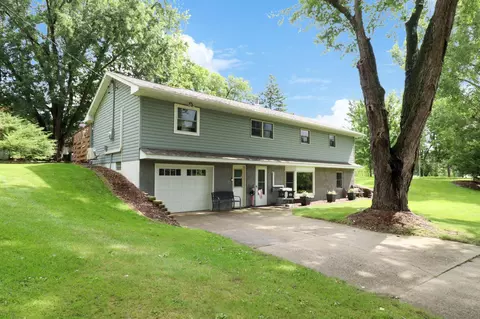 15806 Old Lake Rd, Paynesville, MN 56362