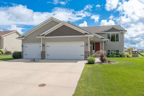 1106 Mulberry Ave NE, Montgomery, MN 56069