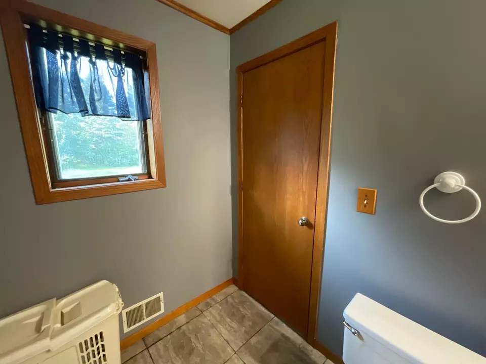 Bath - 37276 Willow Rd N, Laporte, MN 56461 photo 3 of 3