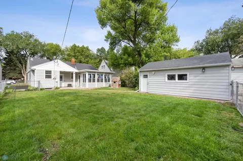 Exterior - 1253 3rd St N, Fargo, ND 58102 photo 6 of 7