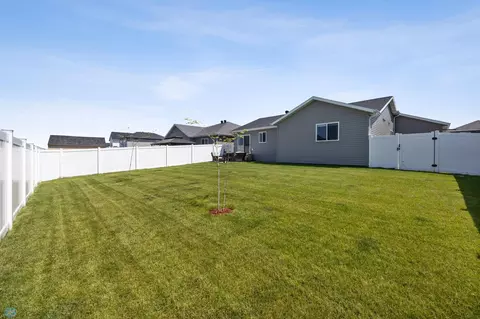 7315 27th St S, Fargo, ND 58104 photo 26