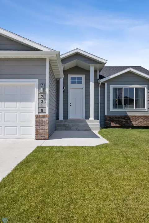 7315 27th St S, Fargo, ND 58104 photo 3